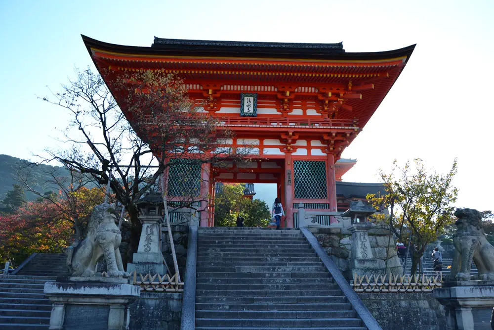 Главният вход на храма Кийомидзудера