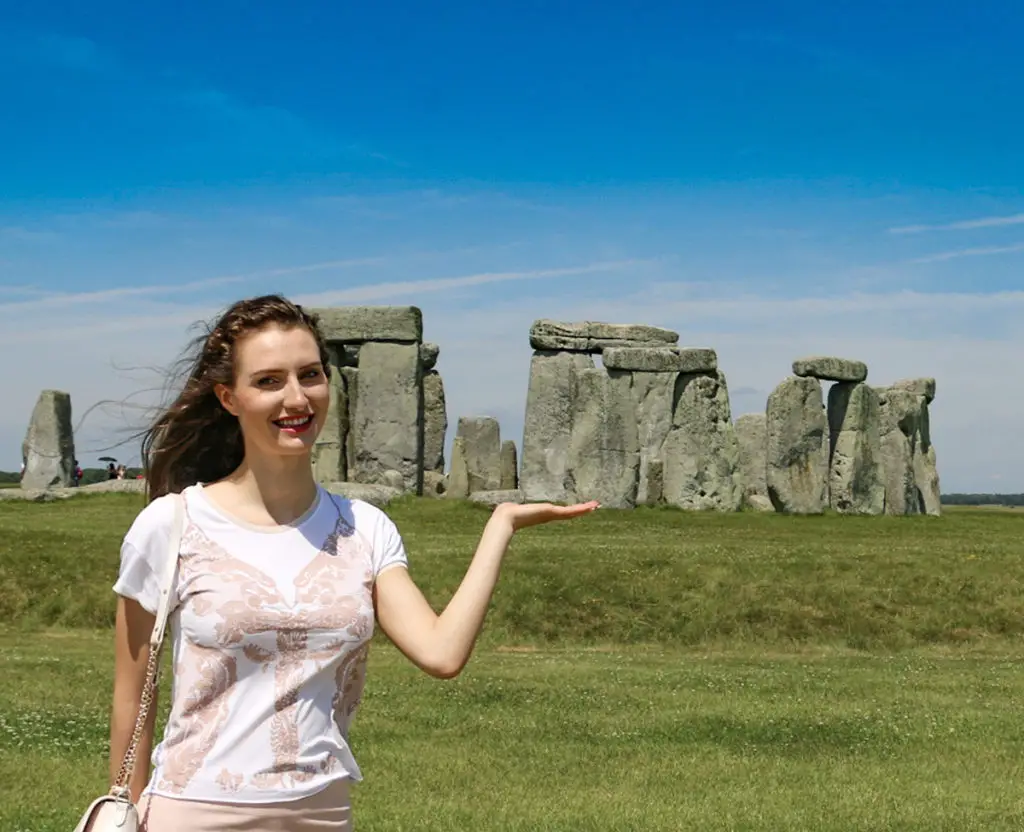 Qatar Airways Flight Attendant: Stonehenge, United Kingdom