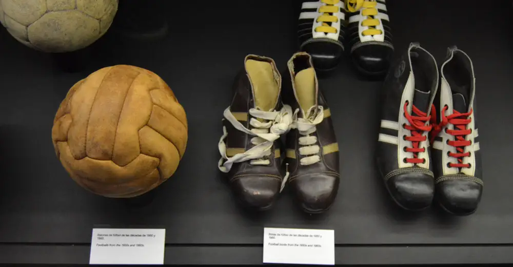 Футболна топка и обувки - музей на Реал Мадрид