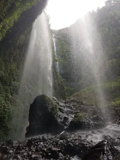 Водопад Мадакарипура