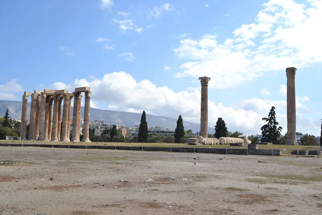 Забележителности в Атина - храмът на Зевс Олимпийски