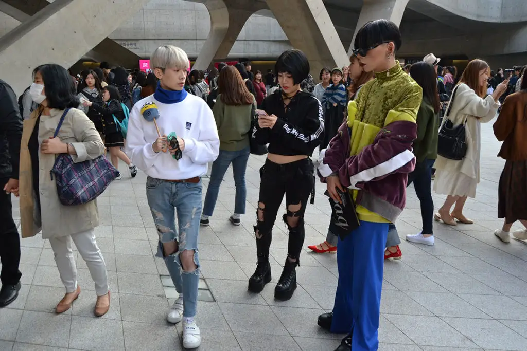 Ексцентрични и дръзки модели по време на седмицата на модата в Сеул