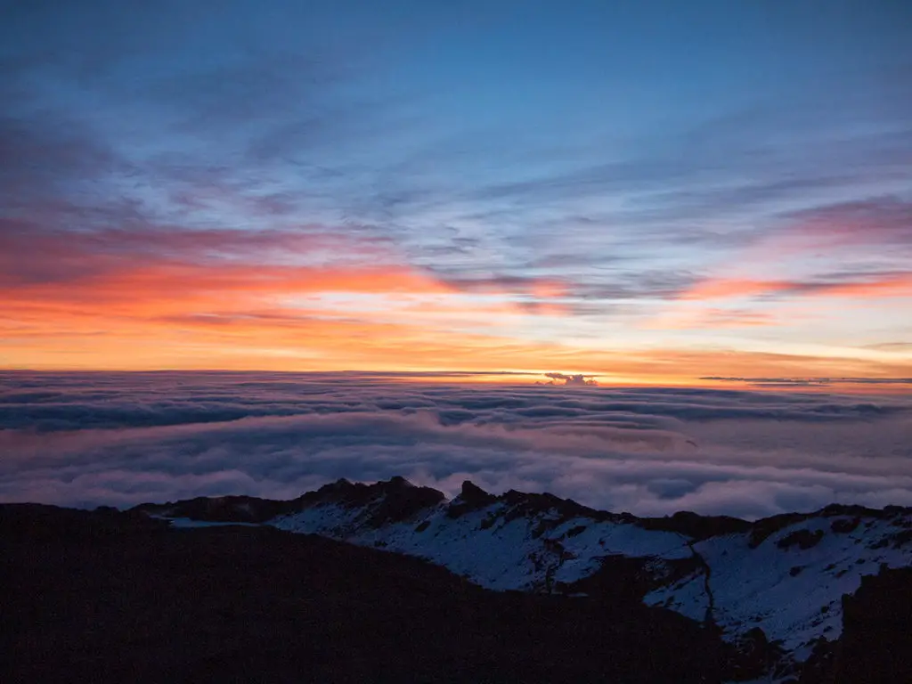 Изгрев от планината Килиманджаро