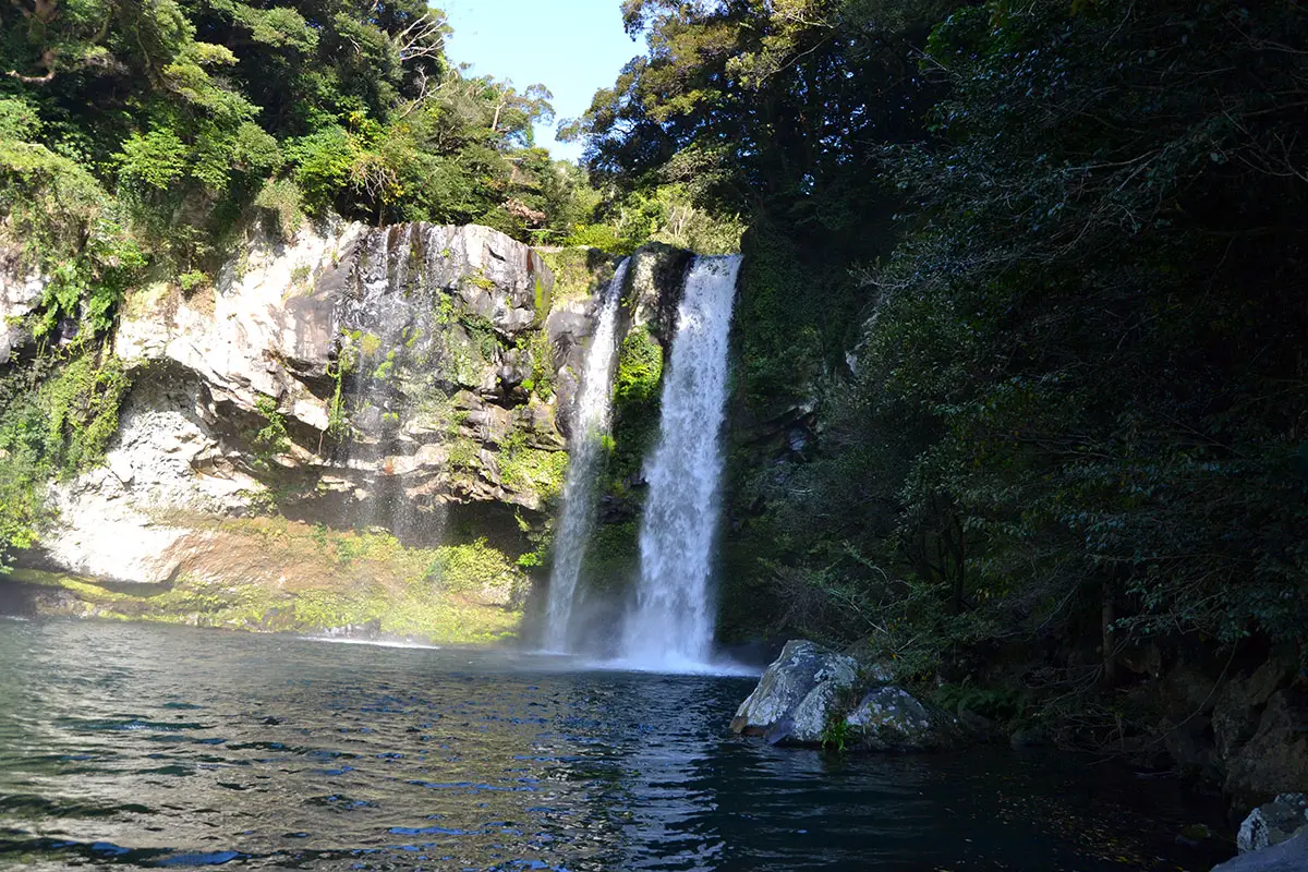 Забележителности на остров Чеджу - водопадът Ченджион