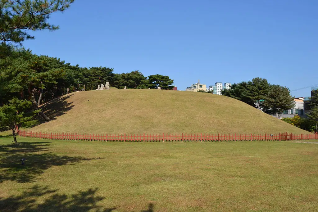 Кралските гробници в Сеул - гробницата на крал Джунгджон