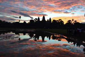 Изгрев пред храма Ангкор Ват