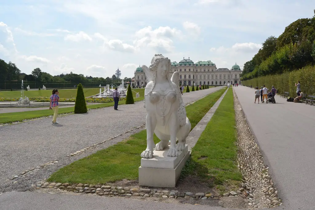 Градините на двореца Белведере във Виена