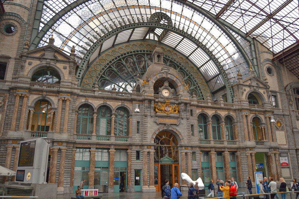 Antwerpen-Centraal railway station