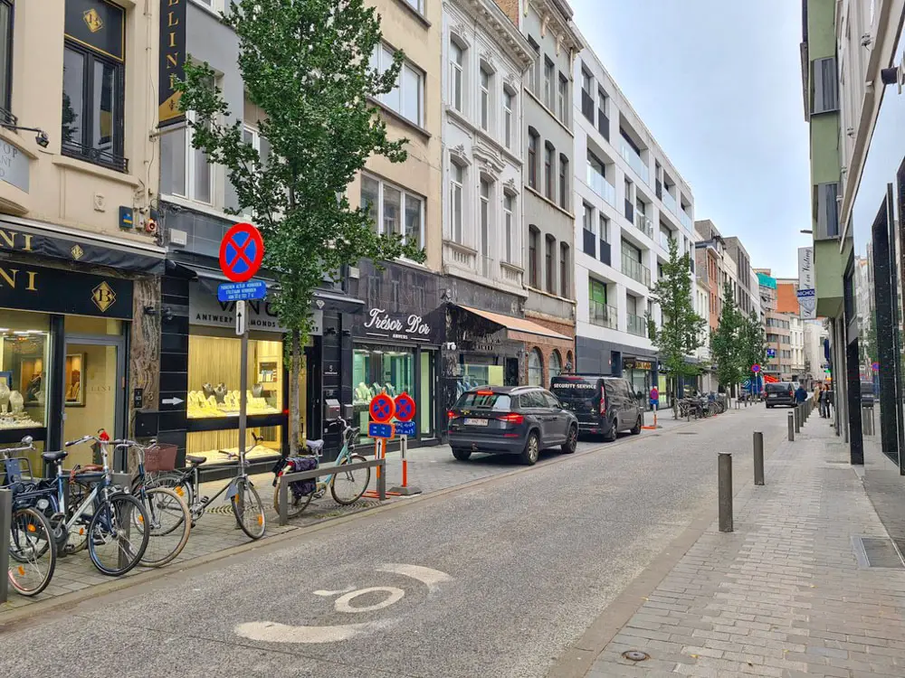 Диамантеният квартал в Антверпен