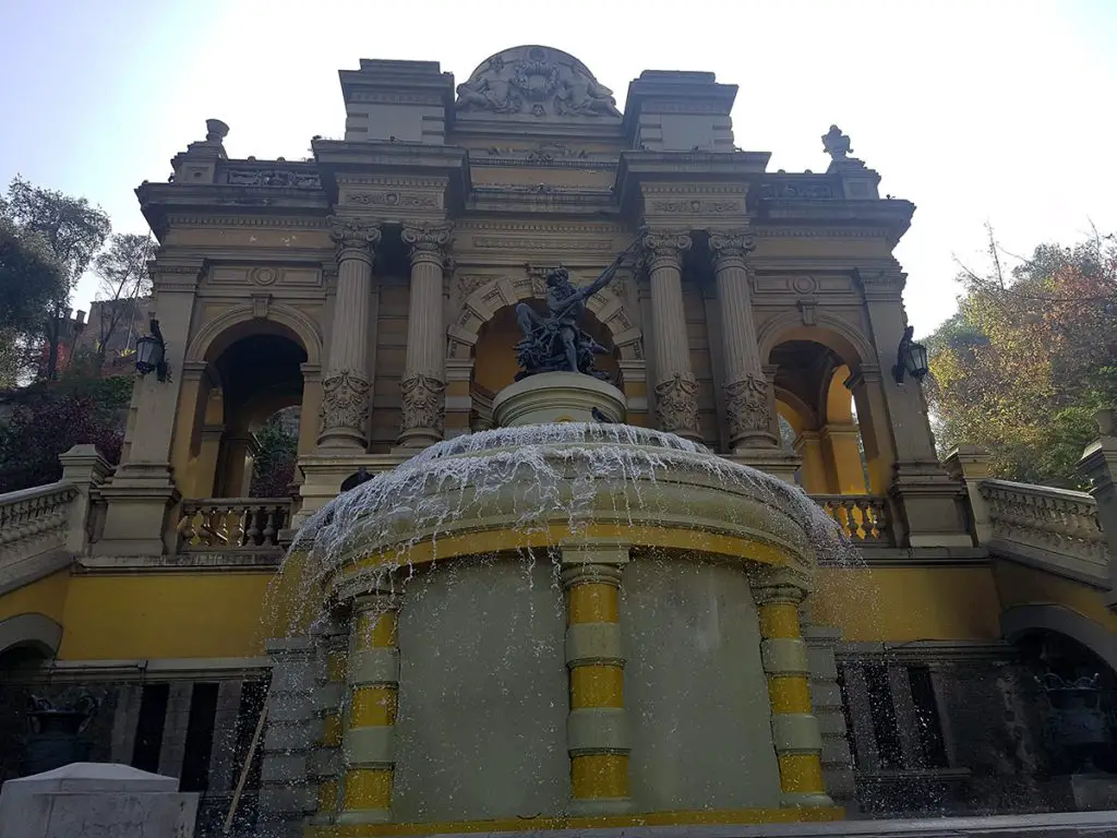 Fuente Neptuno in Santiago, Chile