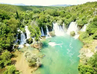 Забележителности в Босна и Херцеговина - водопадът Кравице