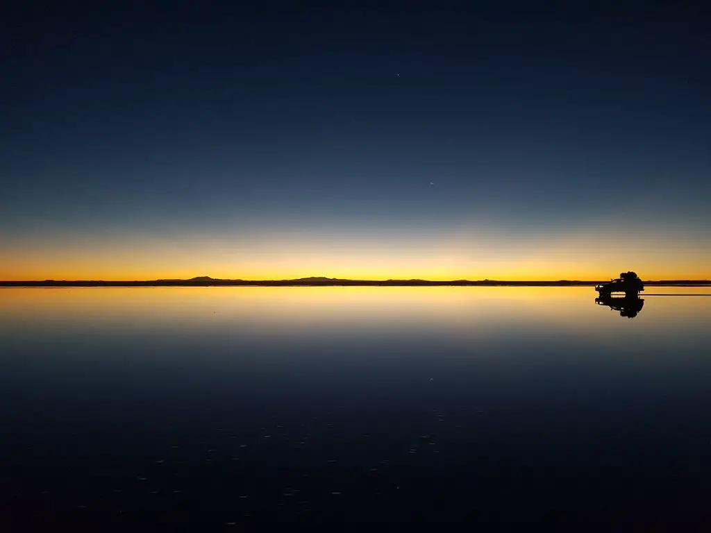 Sunrise in Salar de Uyuni