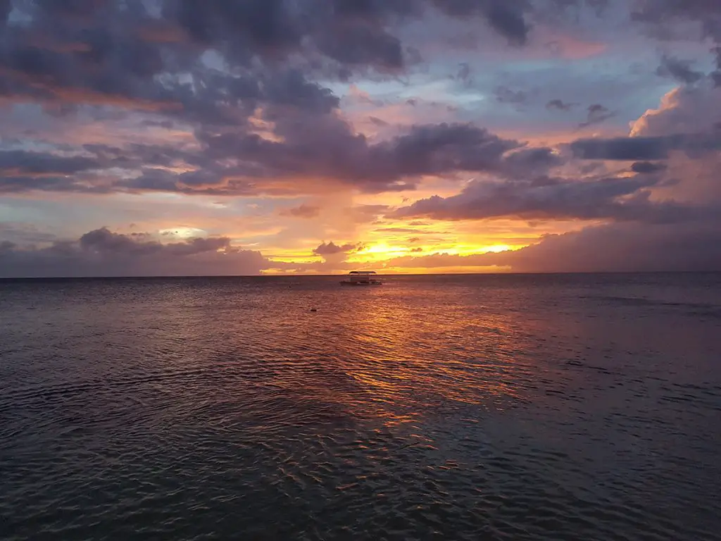 Things to do in Siquijor - watch the sunset in Paliton Beach