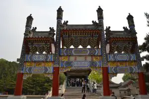 Декорирана арка в Летния дворец в Пекин
