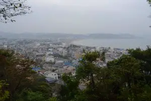 Гледка към Камакура и залива Сагами