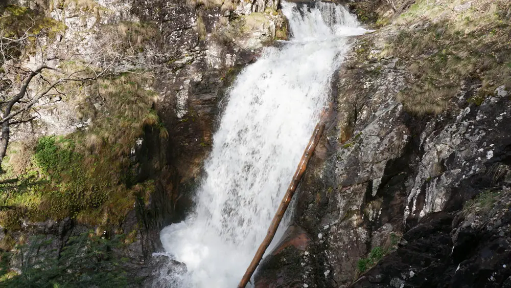 Уикенд в Родопите - водопад Сърцето в каньона на водопадите