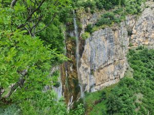 Вазовата екопътека - водопад Скакля