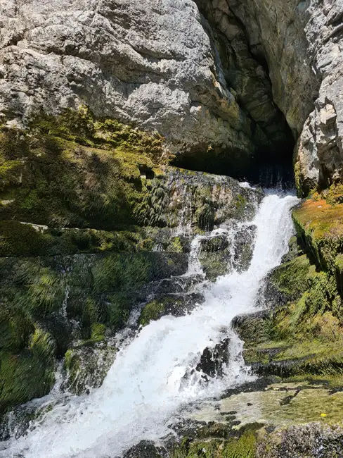 Малък водопад