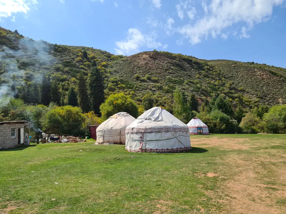 Kyrgyz yurt near Jeti Oguz Rocks