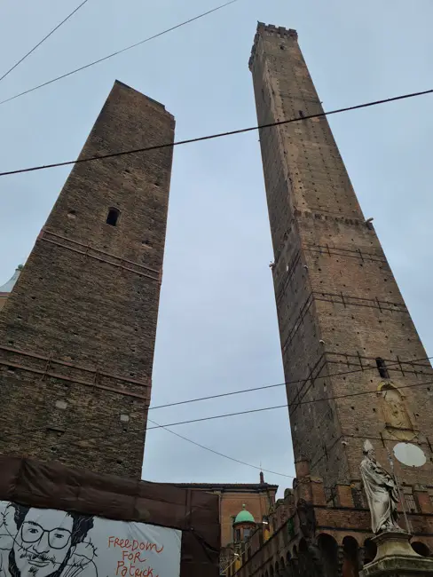 Двете кули в Болоня