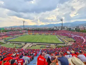 Стадион Атанасио Хирардот в Меделин