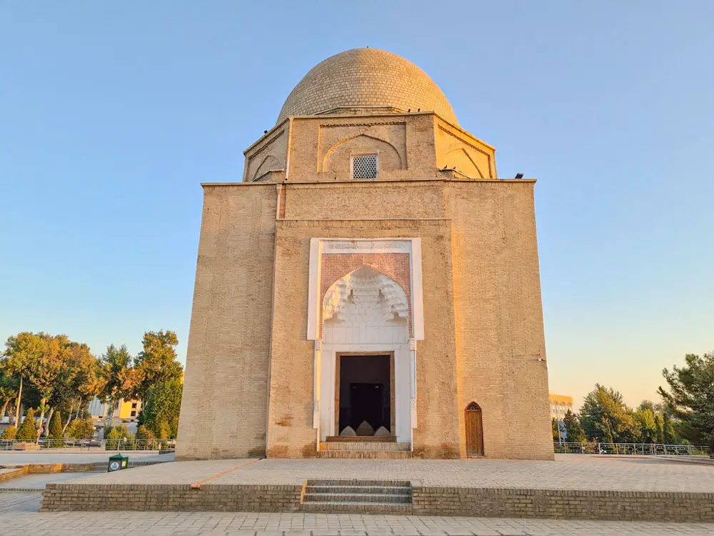 Mausoleum Rukhabad