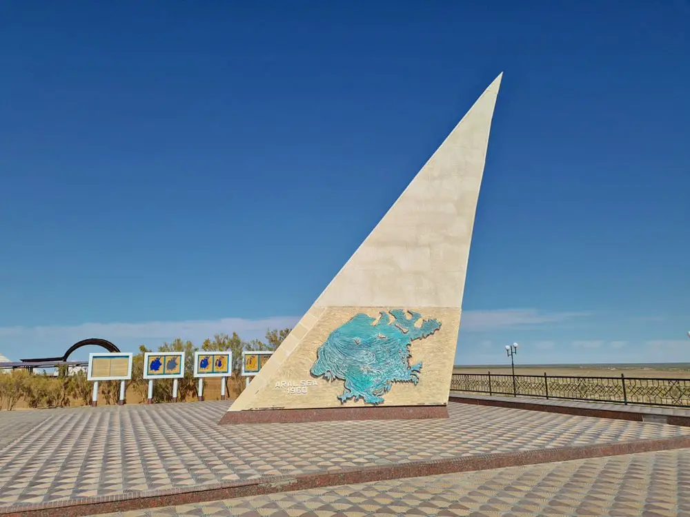 Паметник Аралско море - Муйнак