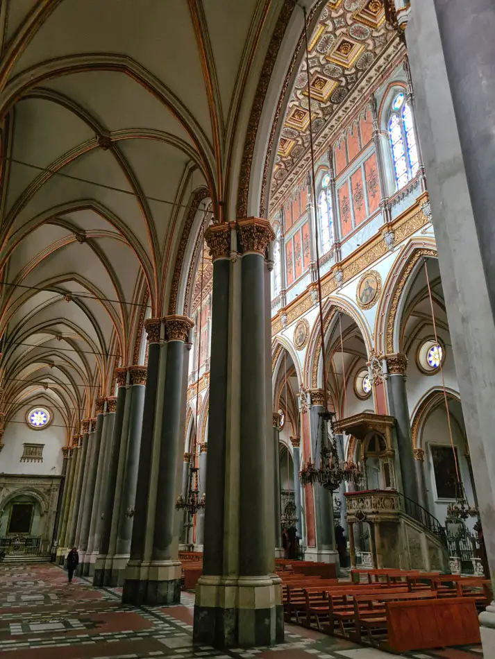 Църква Сан Доменико Маджоре в Неапол