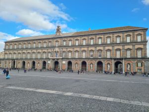 Кралският дворец в Неапол