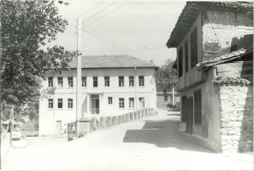 Изоставеното училище в село Свежен
